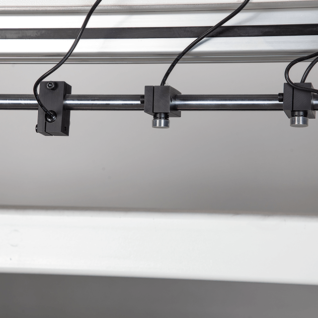 2022 Машина для резки и перемотки пленки с управлением ПЛК со скоростью 400 м / мин